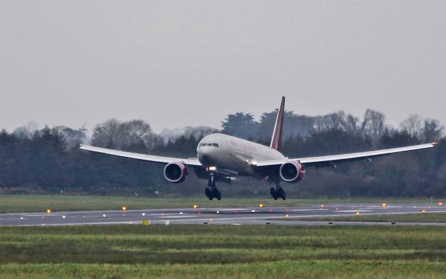 Boeing 777-200 (N819AX) - omni b777-2 n819ax about to land at shannon 28/10/17.