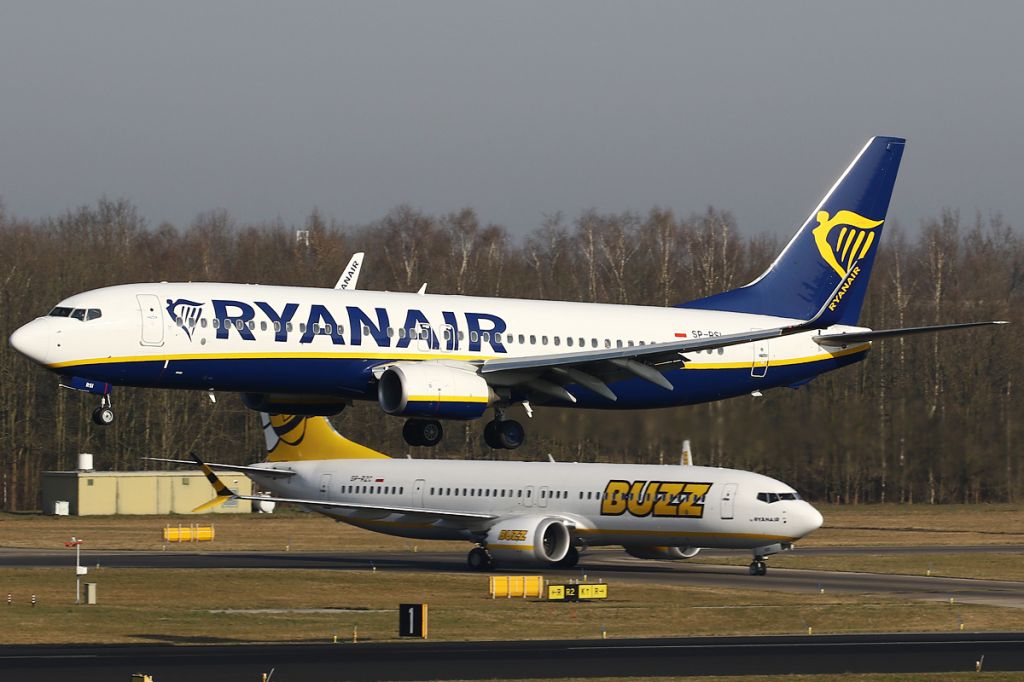 Boeing 737-800 (SP-RSI)