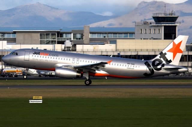 Airbus A320 (VH-VQU) - from my 2007 archives