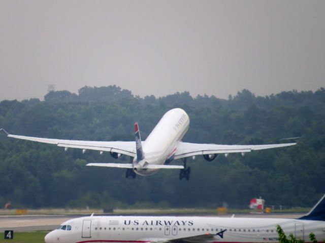 Airbus A330-300 (N276AY)