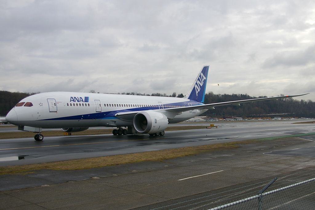 Boeing 787-8 (N787EX) - Second 787 seen taxiing at KBFI after its first flight. Captain Neville waves to the dedicated folks  whom witnessed another historic aviation  event.