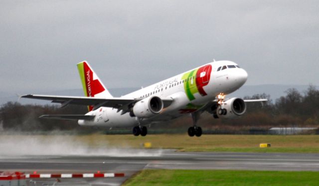 Airbus A320 (CS-TTU) - Taken From RVP on a Cold and Damp Saturday