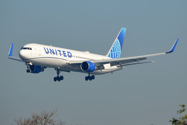 N659UA —