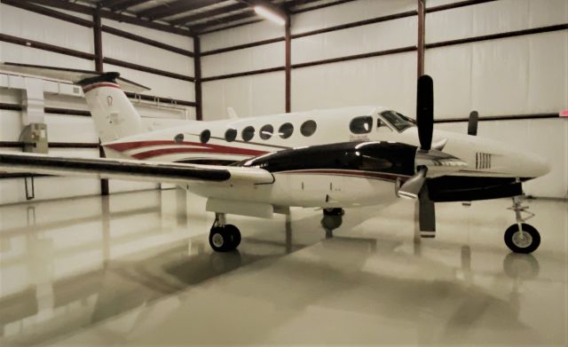Beechcraft Super King Air 200 (N200WP)