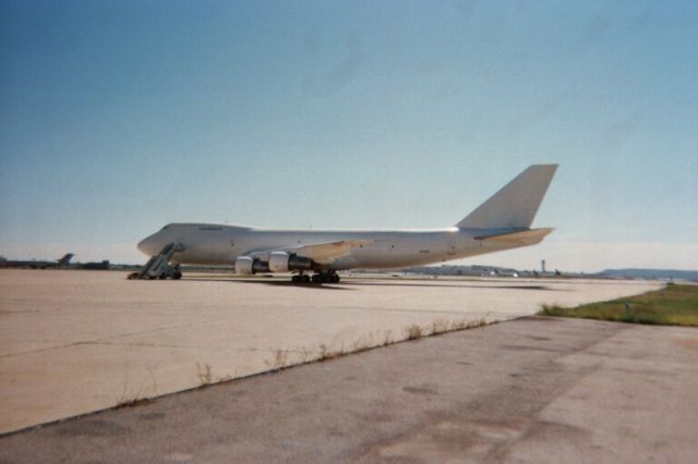 Boeing 747-200 (A6-GDP) - From the Dubai Royal AIr Wing, in Louisville for a horse charter this aircraft was used exclusively for transporting the horses for the Sultan of Dubai.