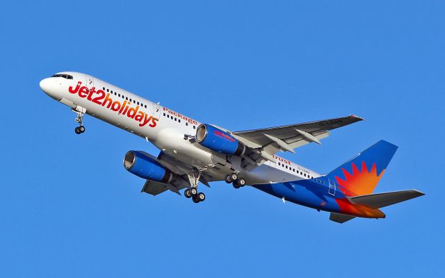 Boeing 757-200 (G-LSAD) - jet2holidays b757-2 g-lsad doing a missed approach at shannon while on a test flight 19/12/16