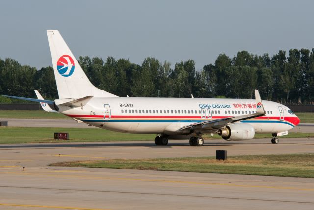 Boeing 737-800 (B-5493)