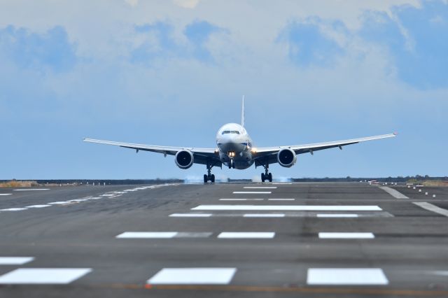 Boeing 777-200 (JA742A)