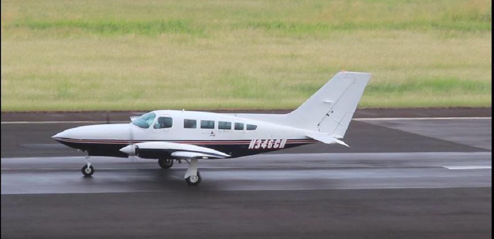 Cessna 402 (N346CH) - N346CH lined up for departure from ROBERT L. BRADSHAW INTL AIRPORT (St. Kitts, B.W.I.)