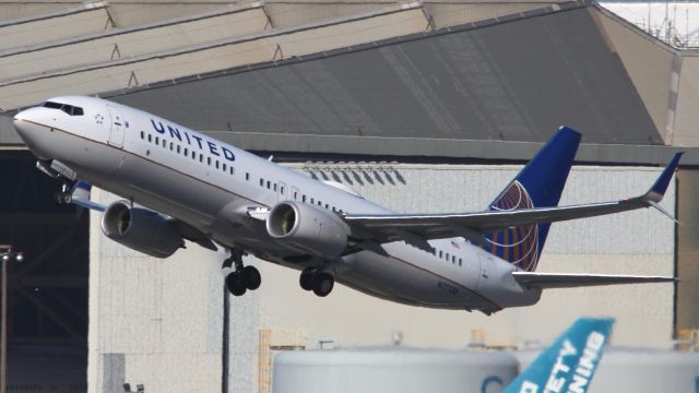 Boeing 737-800 (N77538)