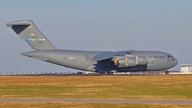 Boeing Globemaster III (01-0191) - November 17, 2018, Nashville, TN -- This C-17A, call-sign "RIDER88," just arrived on runway 20R and taxiing to the Tennessee National Guard ramp.