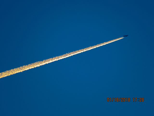 Embraer 175 (N236NN)