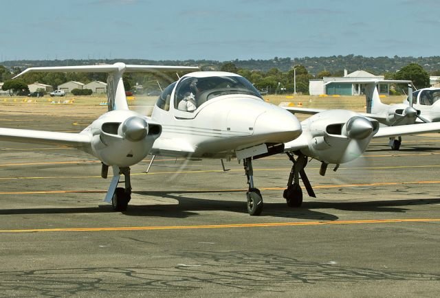 Diamond Twin Star (VH-YBV) - FLIGHT TRAINING ADELAIDE - DIAMOND DA-42 DIAMOND TWIN STAR - REG VH-YBV(CN 40.209) - PARAFIELD AIRPORT ADELAIDE SA. AUSTRALIA - YPPF (9/12/2016)