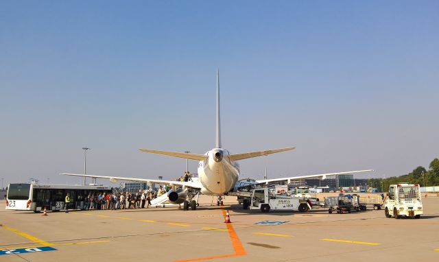 Sukhoi Superjet 100 (EI-FWA)