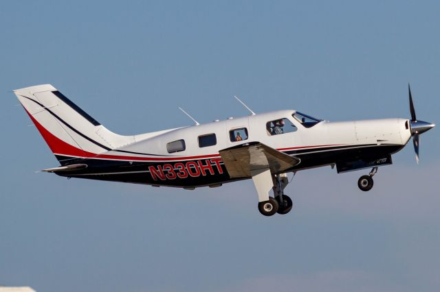 Piper Malibu Mirage (N330HT)