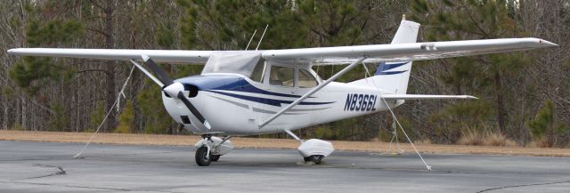 Cessna Skyhawk (N8366L) - Sitting on ramp at CTJ on 01/23/2011