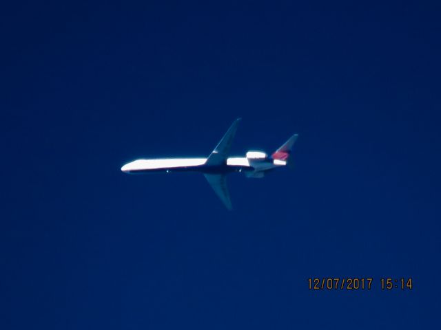 McDonnell Douglas MD-88 (N928DL)