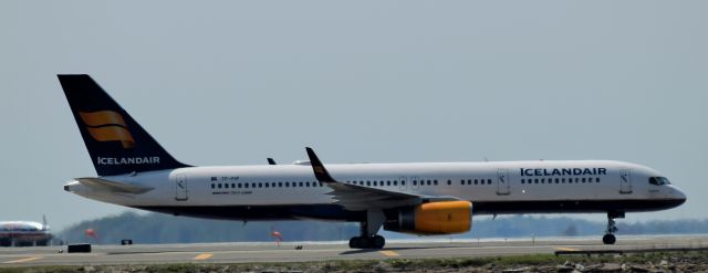 Boeing 757-200 (TF-FIP)