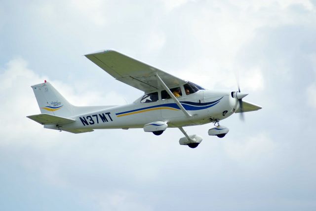 Cessna Skyhawk (N3MT) - Heading back to PA