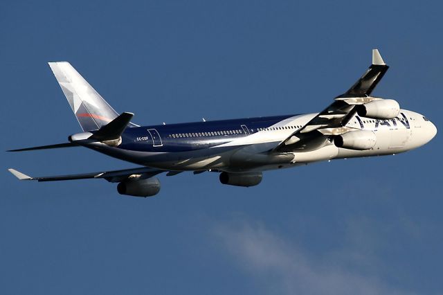 Airbus A340-300 (CC-CQF)