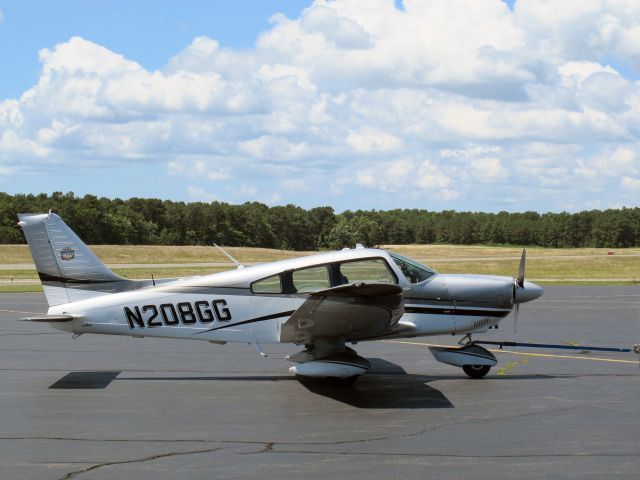 Piper Cherokee (N208GG)