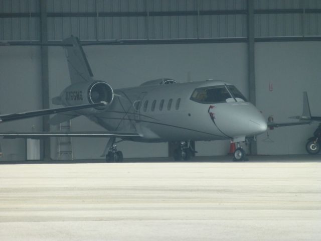 Learjet 35 (N166MS)