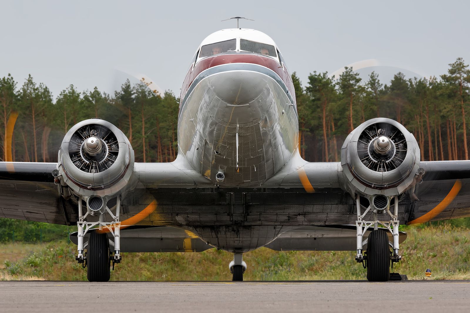 Douglas DC-3 (N103NA)