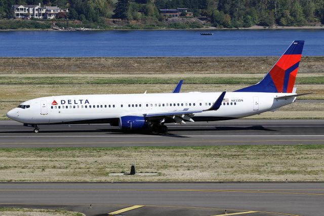 Boeing 737-900 (N833DN)