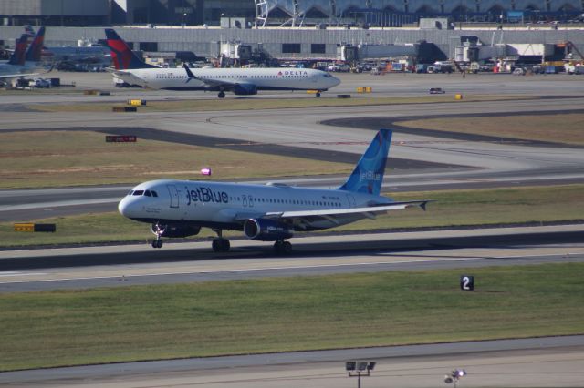 Airbus A320 (N760JB)