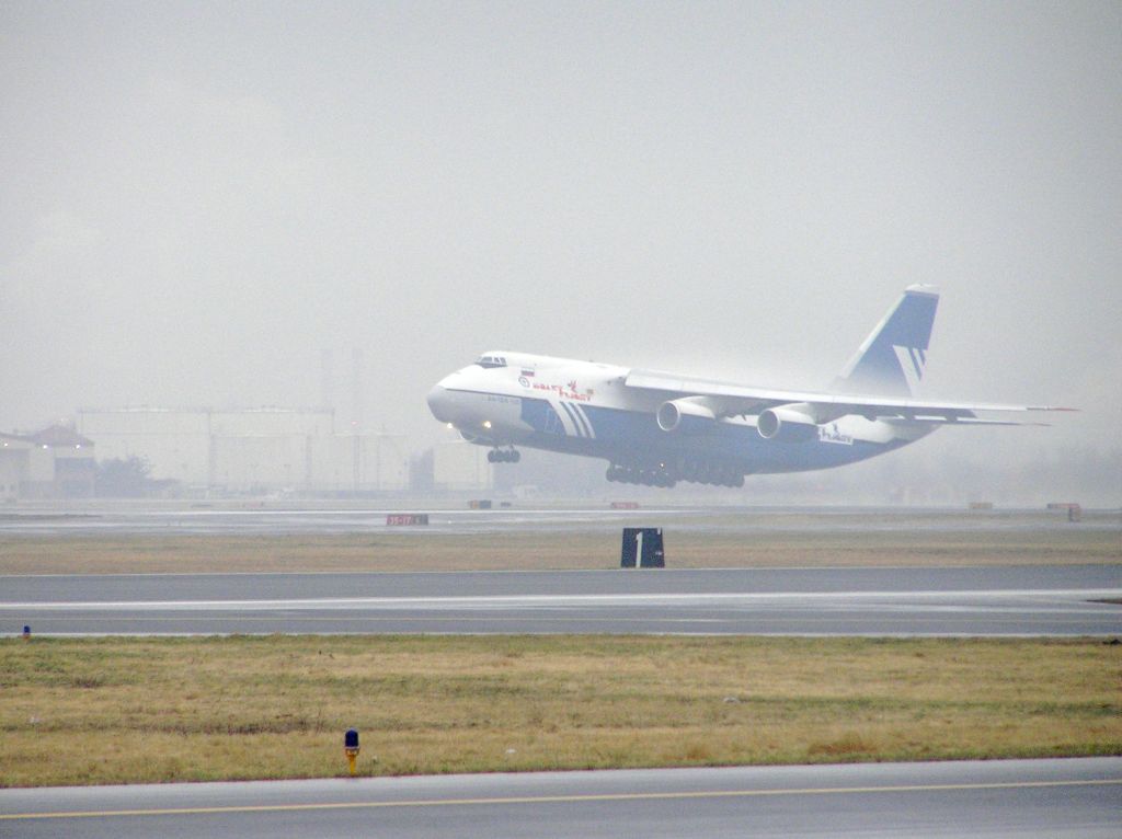 Antonov An-124 Ruslan (RA-82080)