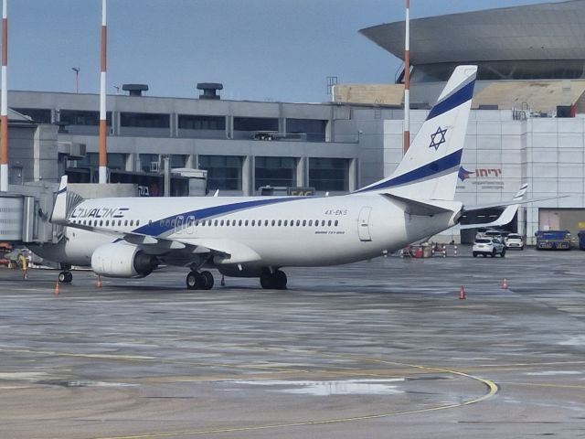 Boeing 737-800 (4X-EKS)