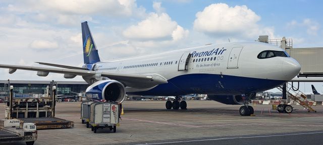 Airbus A330-200 (9XR-WX)
