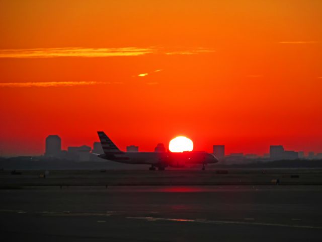 Boeing 757-200 — - DFW SUNRISE