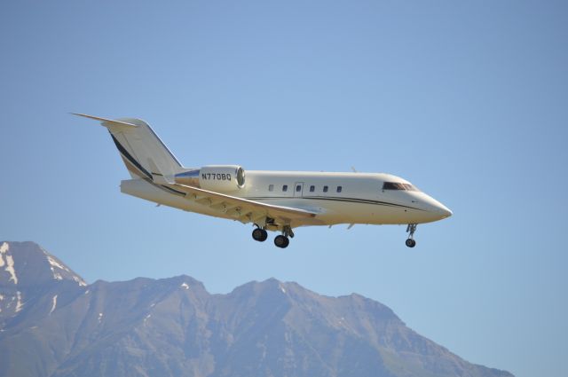 Canadair Challenger (N770BQ) - On short final for 13 arriving from Scottsdale (KSDL/SDL).