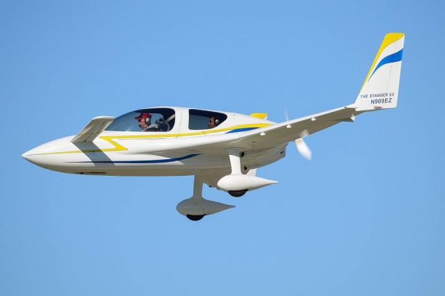 RUTAN Cozy (N909EZ) - The StaggerEZ.