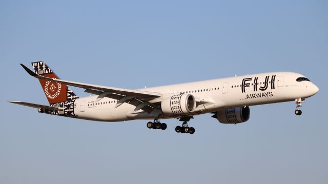 Airbus A350-900 (DQ-FAM)