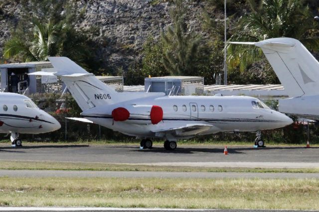 Hawker 800 (N606)