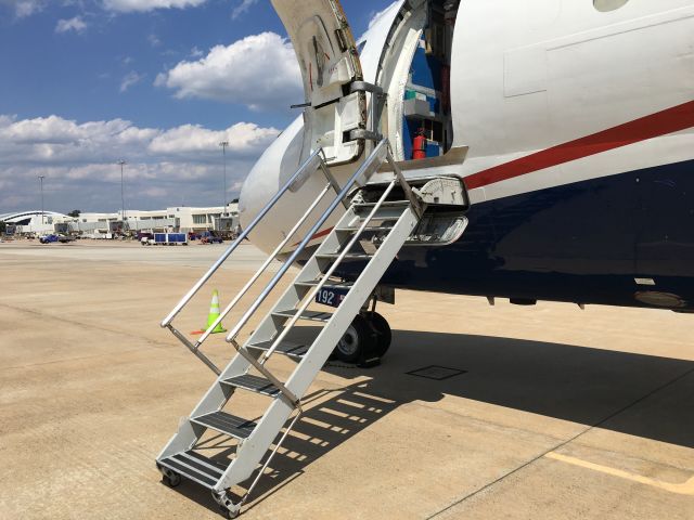 Douglas DC-9-10 (N192US) - The air stairs on the DC-9.