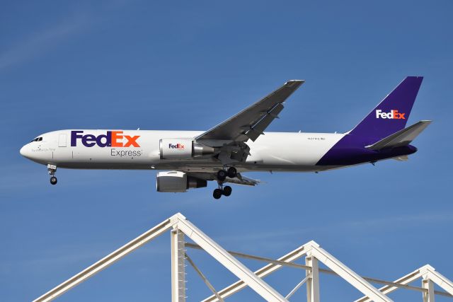 BOEING 767-300 (N271FE) - 23-L 11-18-20