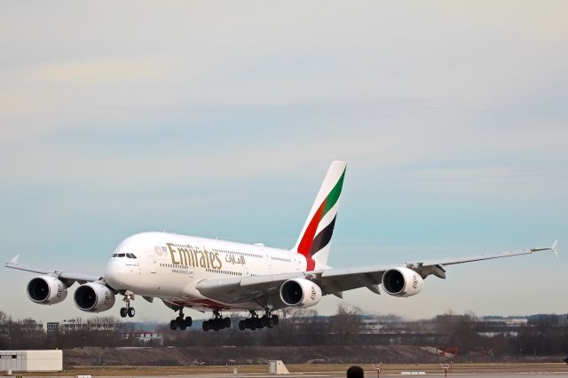 Airbus A380-800 (A6-EUL)