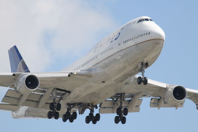 Boeing 747-400 (N199UA) - UAL882 landing in Chicago from Japan. 