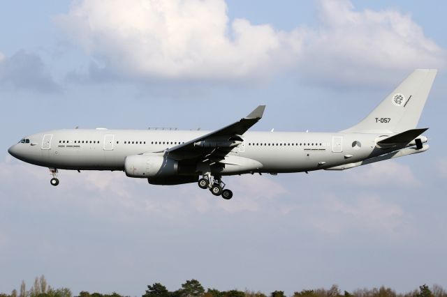 Airbus A330-300 (T057)