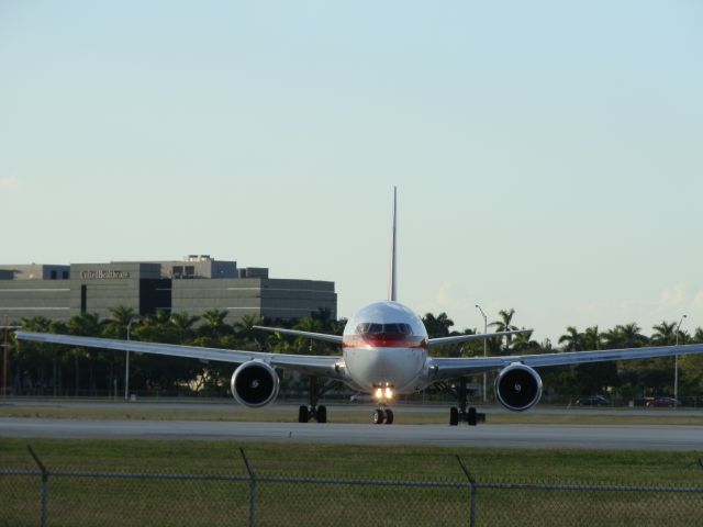 BOEING 767-200 (N881YV)