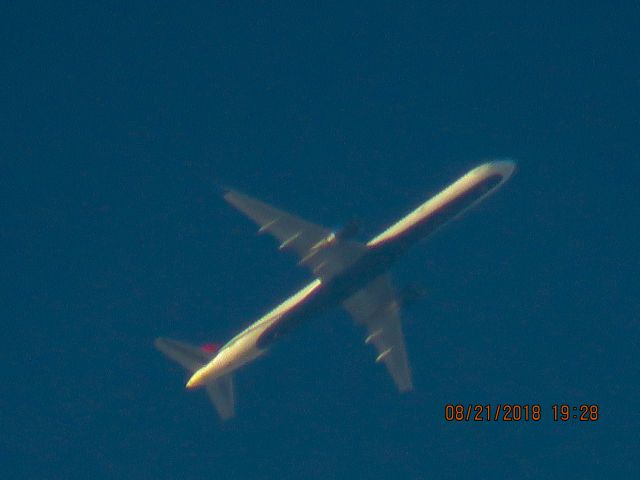 BOEING 757-300 (N595NW)