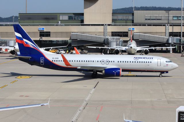 Boeing 737-800 (VQ-BHB)