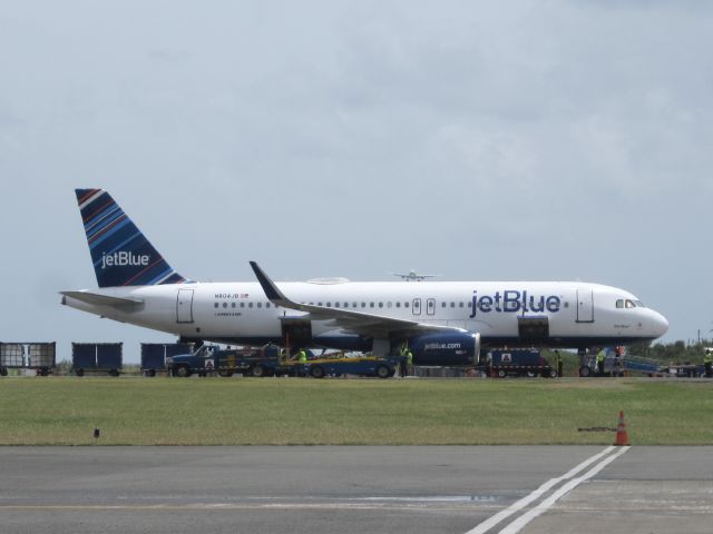 Airbus A320 (N804JB)