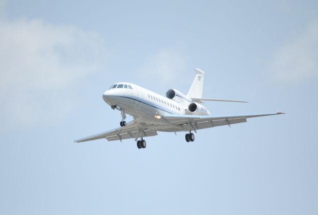 Dassault Falcon 900 (N8100E)