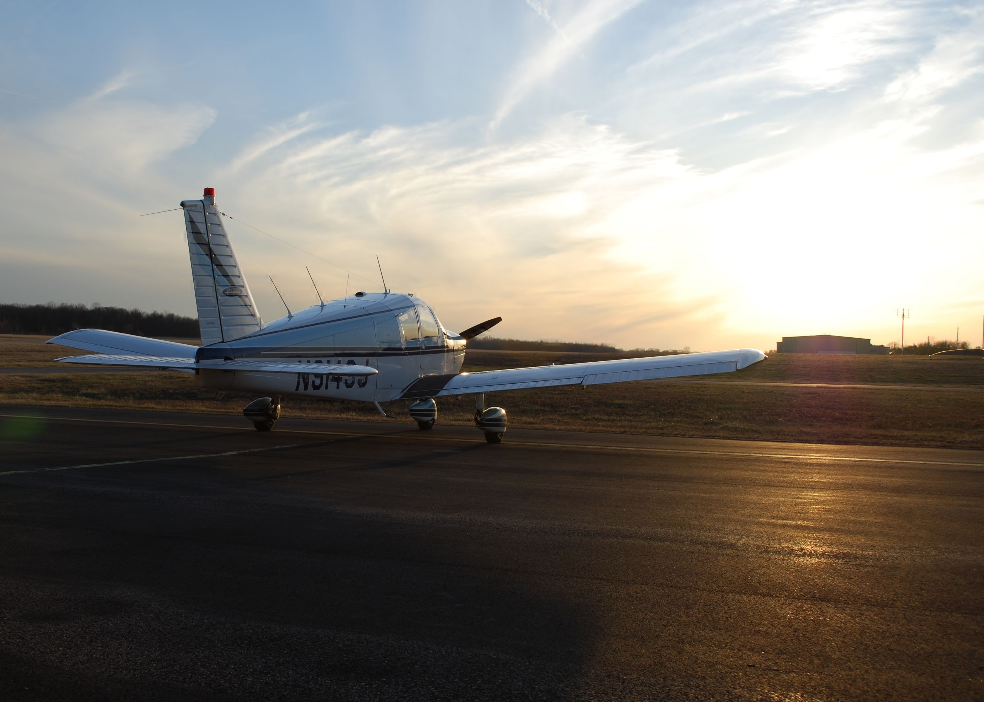 Piper Cherokee (N9143J)