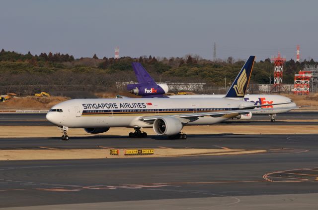 BOEING 777-300 (9V-SWN) - 2012/3/14