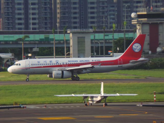 Airbus A320 (B-6322)